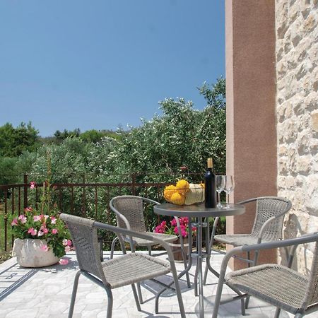 Awesome Home In Smokvica With Kitchen Buitenkant foto