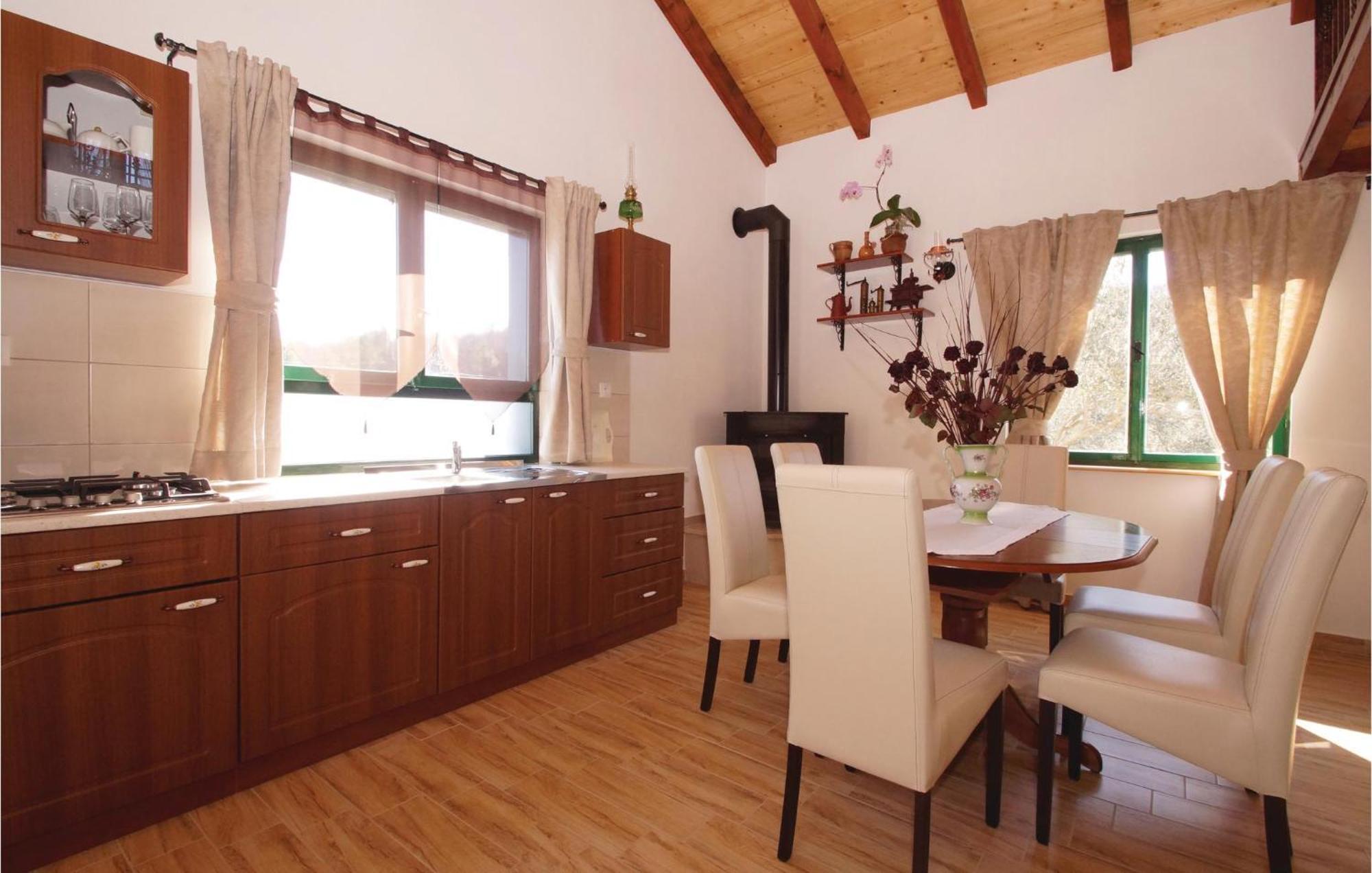Awesome Home In Smokvica With Kitchen Buitenkant foto