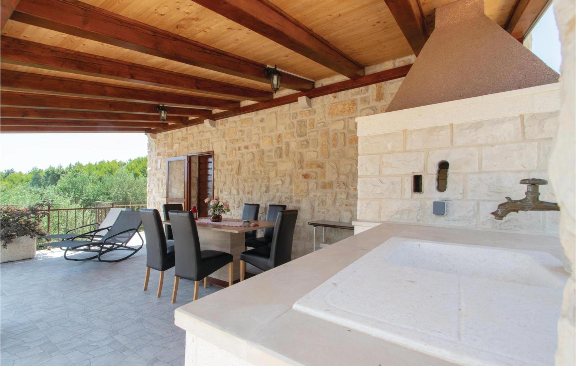 Awesome Home In Smokvica With Kitchen Buitenkant foto